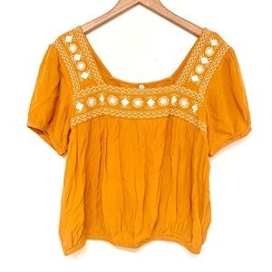 SOLD - Mudd Flowy Balloon Short Sleeve Top Aztec